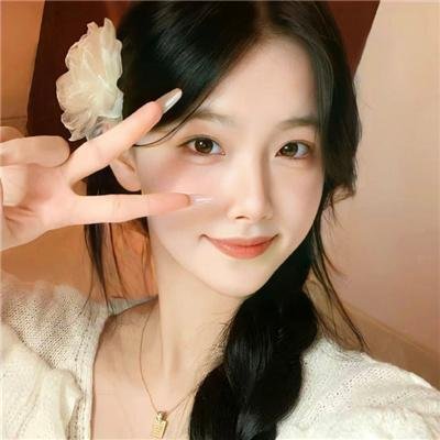 黑料社 - 人气小花疑似整容失败，机场生图引发全网热议